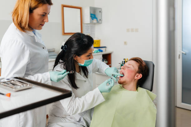 Best Emergency Tooth Extraction in Listoga, CA